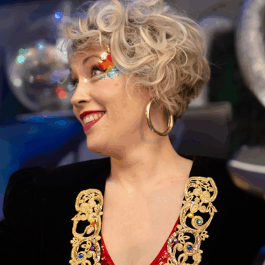 festival girl singer karaoke